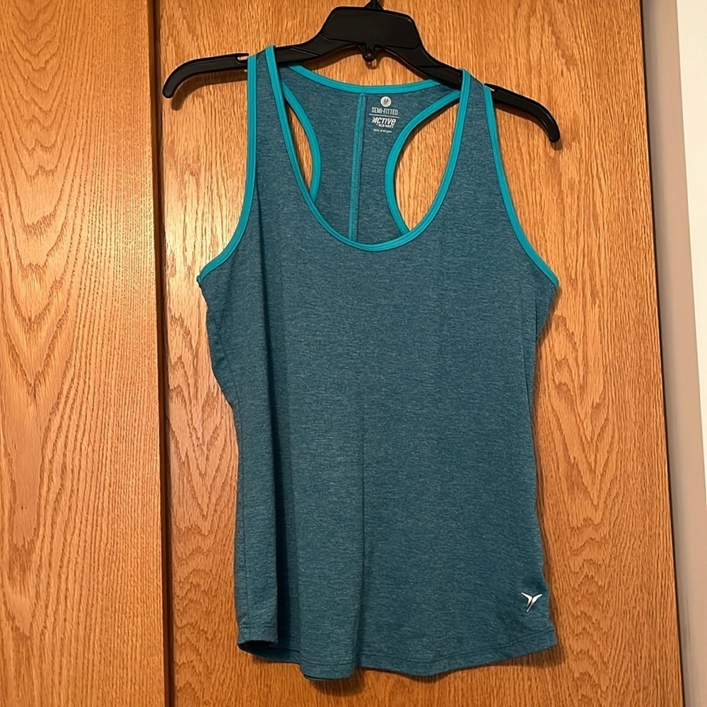 Old navy active tank top size medium